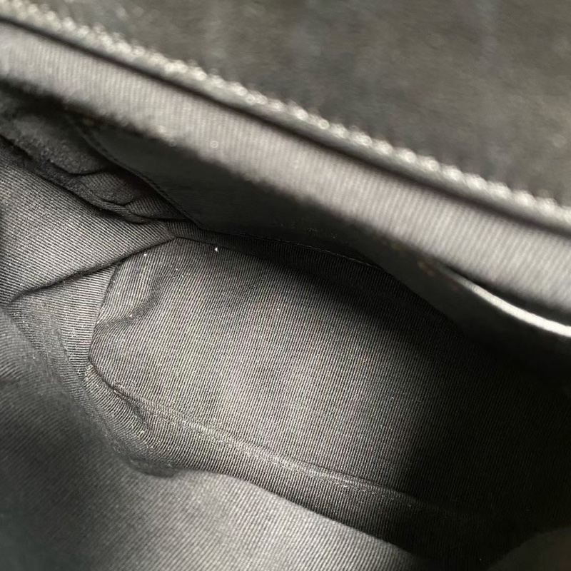 Chanel23b黑金金幣徽章後背包 芯片款 黑色金扣 羊皮18*17.5*8.5 99新配件塵袋-2