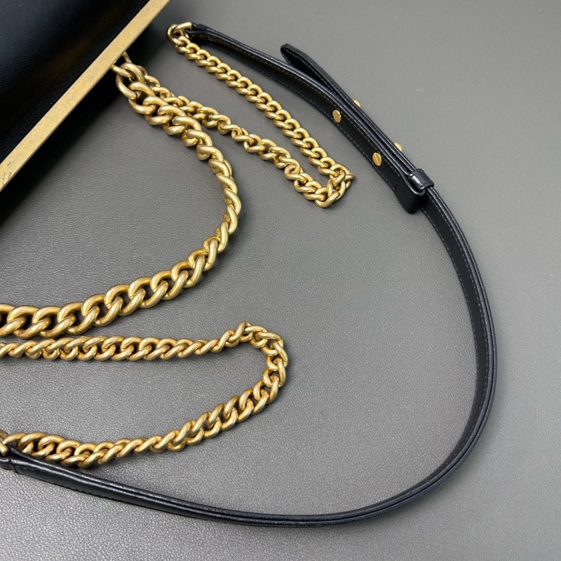 Chanel 雙面郵差包 羊皮 黑金配色28*18*11 98新配件配件塵袋-3