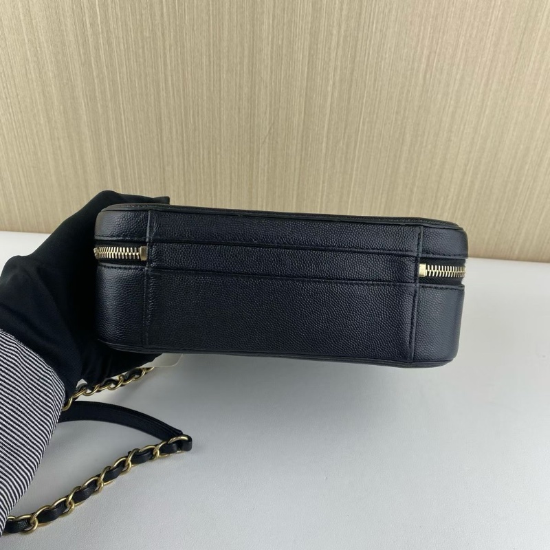 Chanel 黑色相機包 牛皮 21*16*9 98新配件塵袋保卡-6