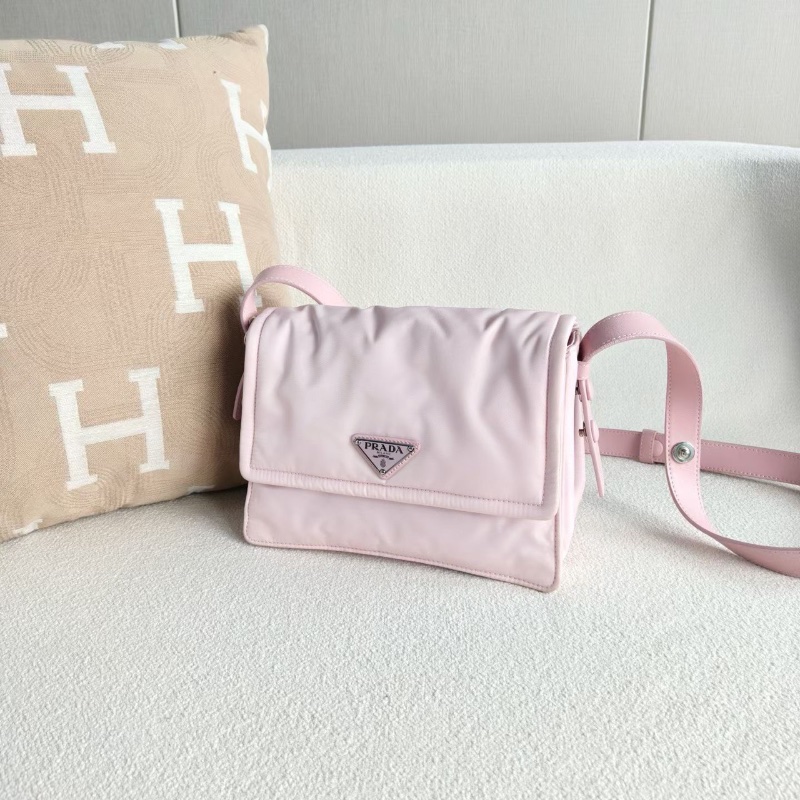 Prada cini尼龍郵差包 23*16*11 粉色尼龍布 98新配件保卡塵袋-3