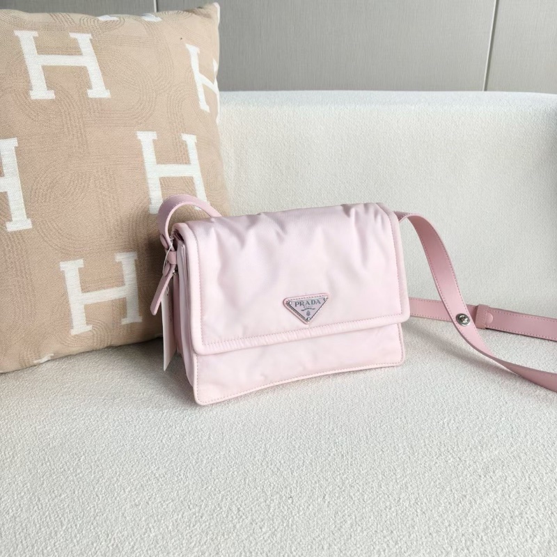 Prada cini尼龍郵差包 23*16*11 粉色尼龍布 98新配件保卡塵袋-5