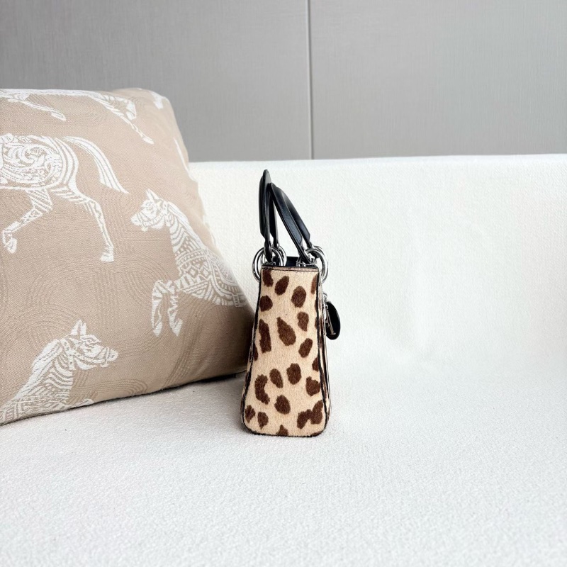 Dior馬毛豹紋黛妃三格 銀扣 17*14.5*5 98新配件塵袋-7