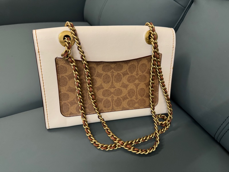 Coach 花花斜肩背袋-7