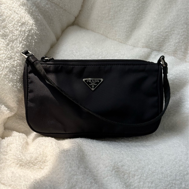 Prada黑色尼龍手提腋下包-1