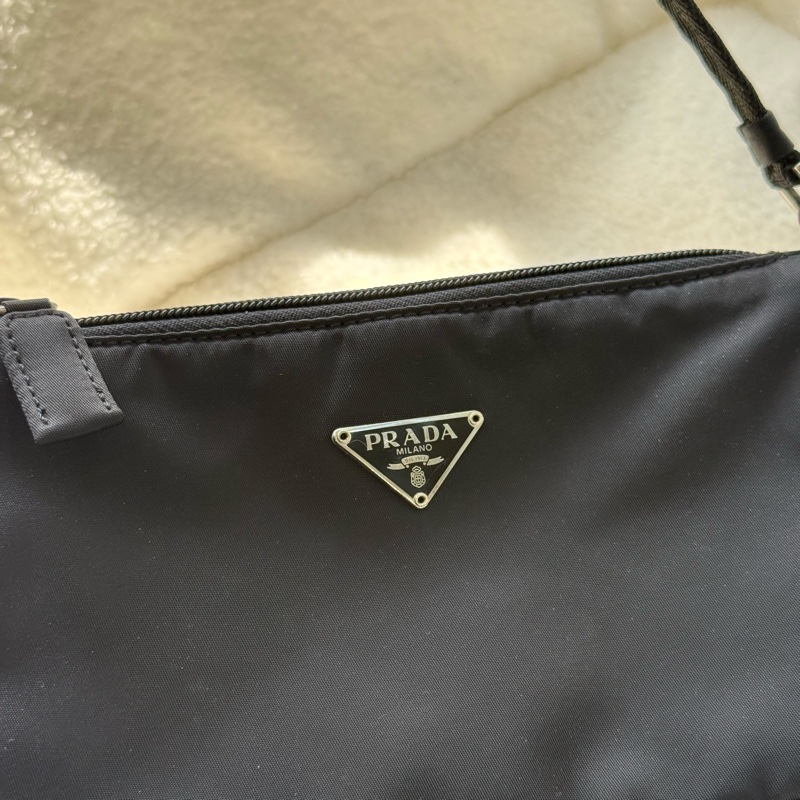 Prada黑色尼龍手提腋下包-5