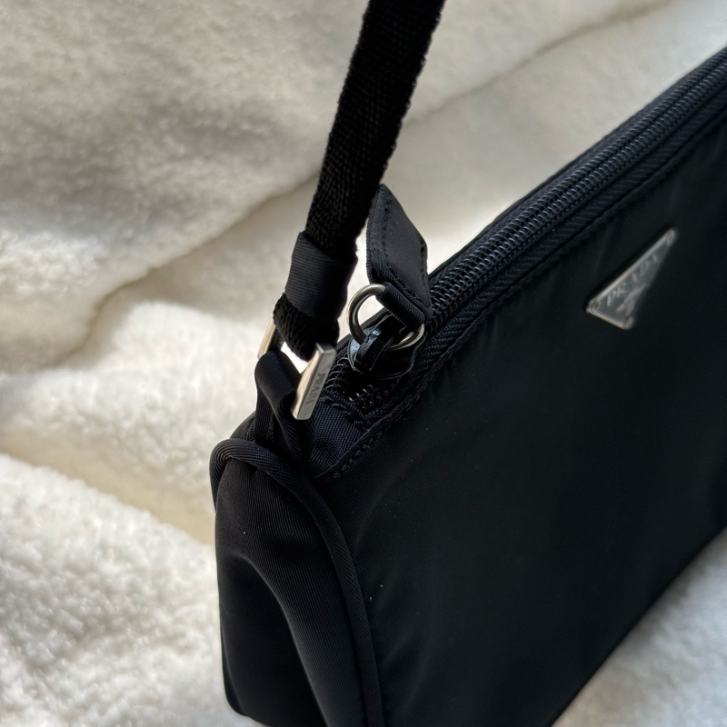 Prada黑色尼龍手提腋下包-8