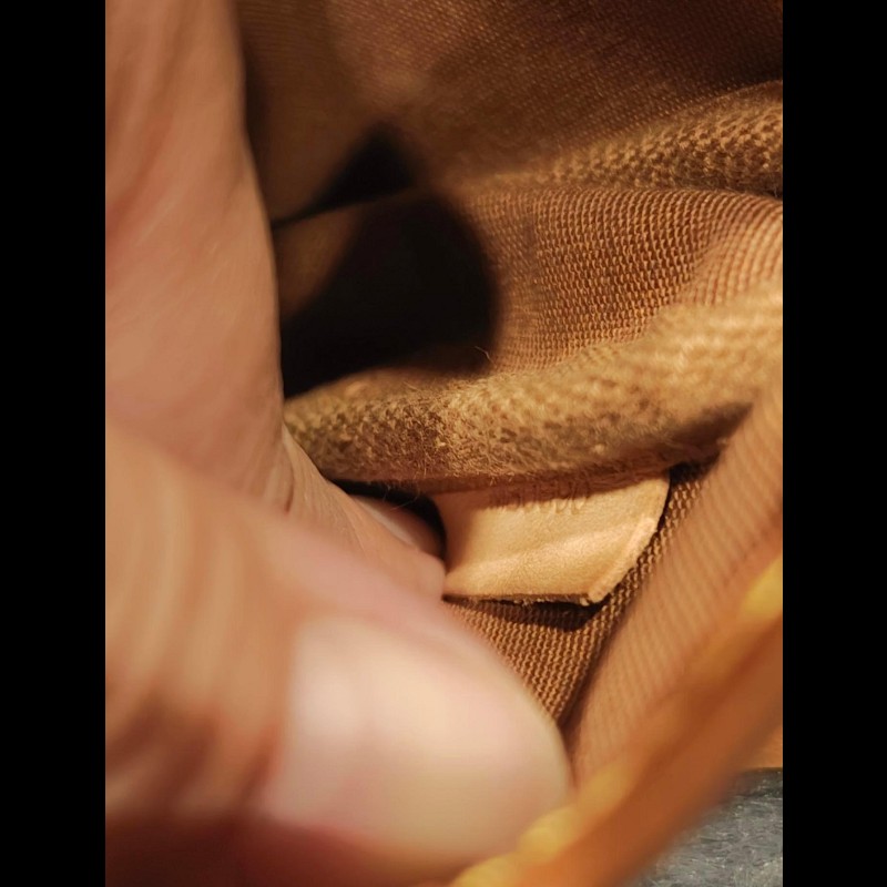 年底特價出清日本帶回LV小型馬鞍包包，正常使用痕跡，男女適用，售出不退，除非認定是假包，狀況如照片所示，完美主義者請勿下單，謝謝-3