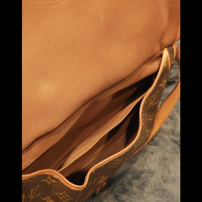 年底特價出清日本帶回LV小型馬鞍包包，正常使用痕跡，男女適用，售出不退，除非認定是假包，狀況如照片所示，完美主義者請勿下單，謝謝-5