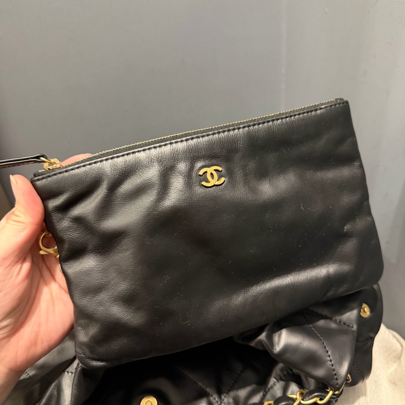Chanel 香奈兒 22bag 中號 黑金配白字-9
