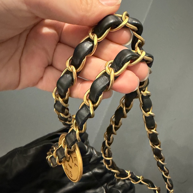 Chanel 香奈兒 22bag 中號 黑金配白字-14