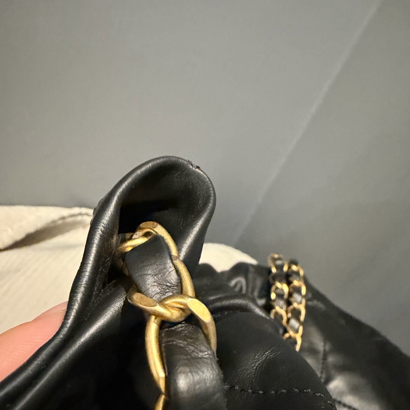 Chanel 香奈兒 22bag 中號 黑金配白字-16