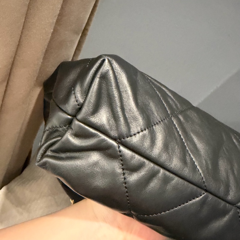 Chanel 香奈兒 22bag 中號 黑金配白字-21