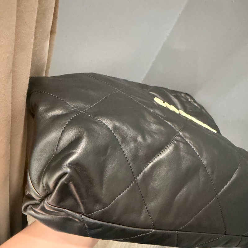 Chanel 香奈兒 22bag 中號 黑金配白字-24
