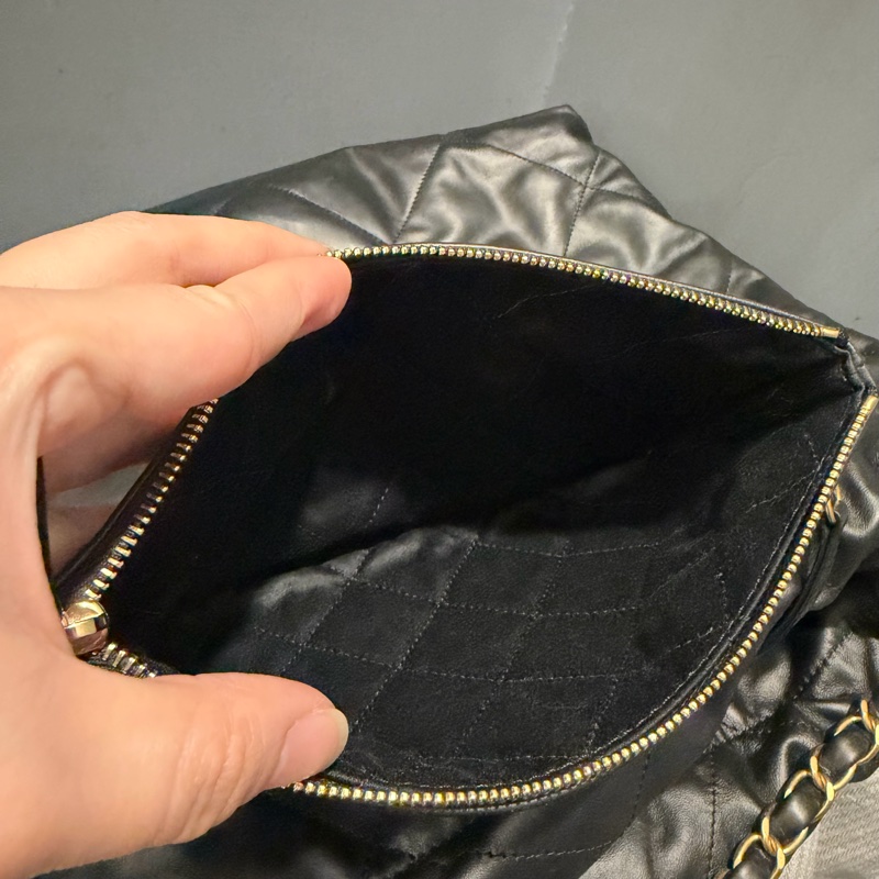 Chanel 香奈兒 22bag 中號 黑金配白字-38