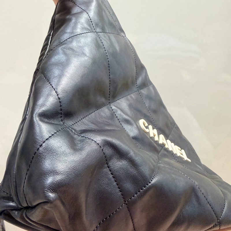 Chanel 香奈兒 22bag 中號 黑金配白字-46