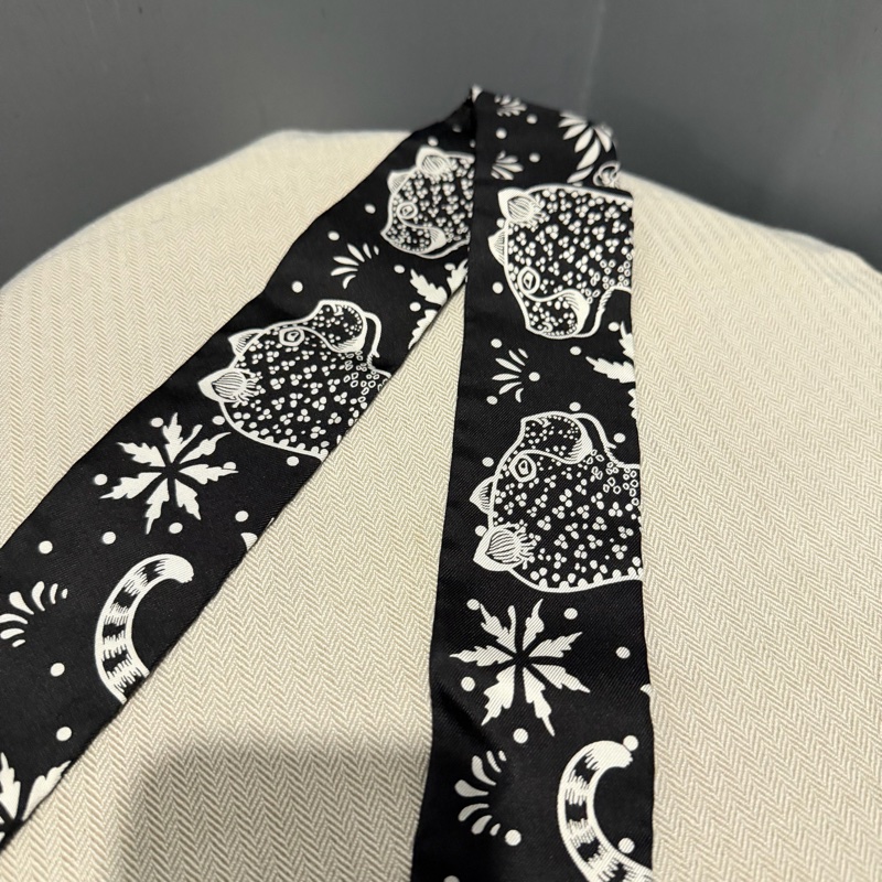 Hermes 愛馬仕 豹富 花豹成雙 Twilly 絲巾 黑白-3