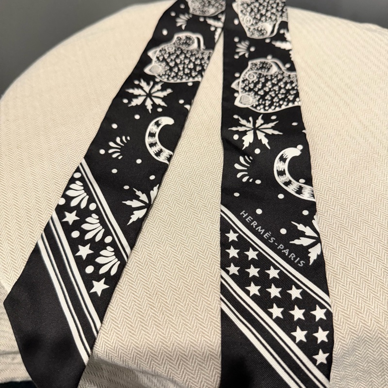 Hermes 愛馬仕 豹富 花豹成雙 Twilly 絲巾 黑白-4