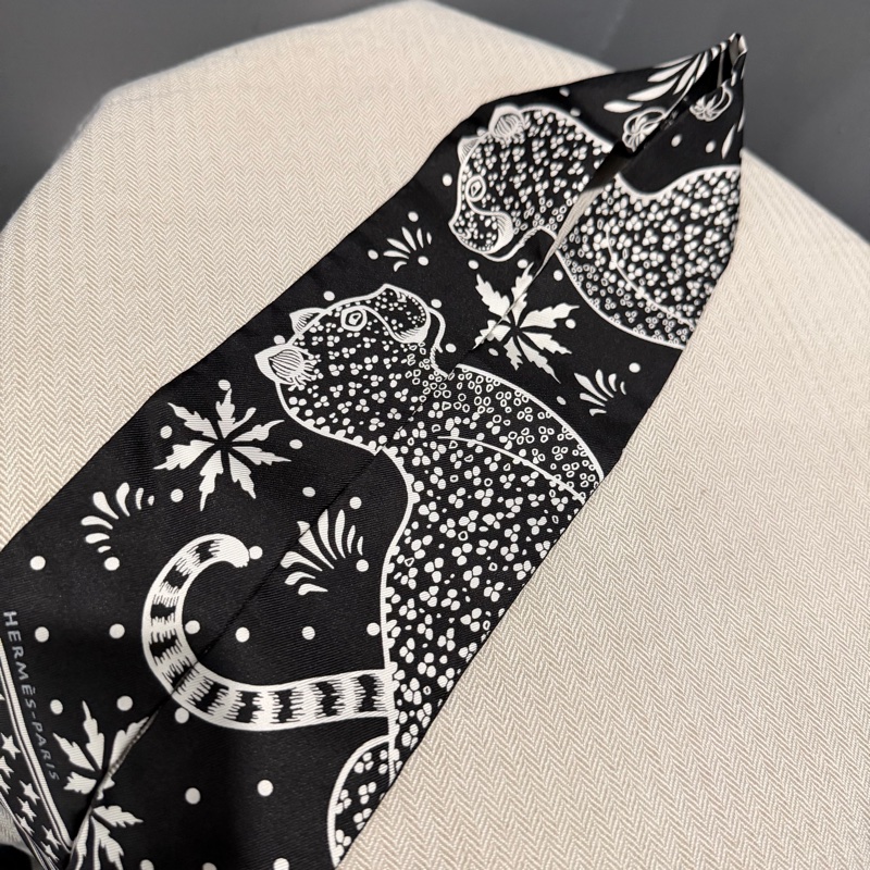 Hermes 愛馬仕 豹富 花豹成雙 Twilly 絲巾 黑白-5