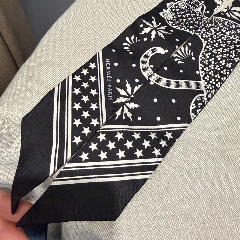 Hermes 愛馬仕 豹富 花豹成雙 Twilly 絲巾 黑白-6