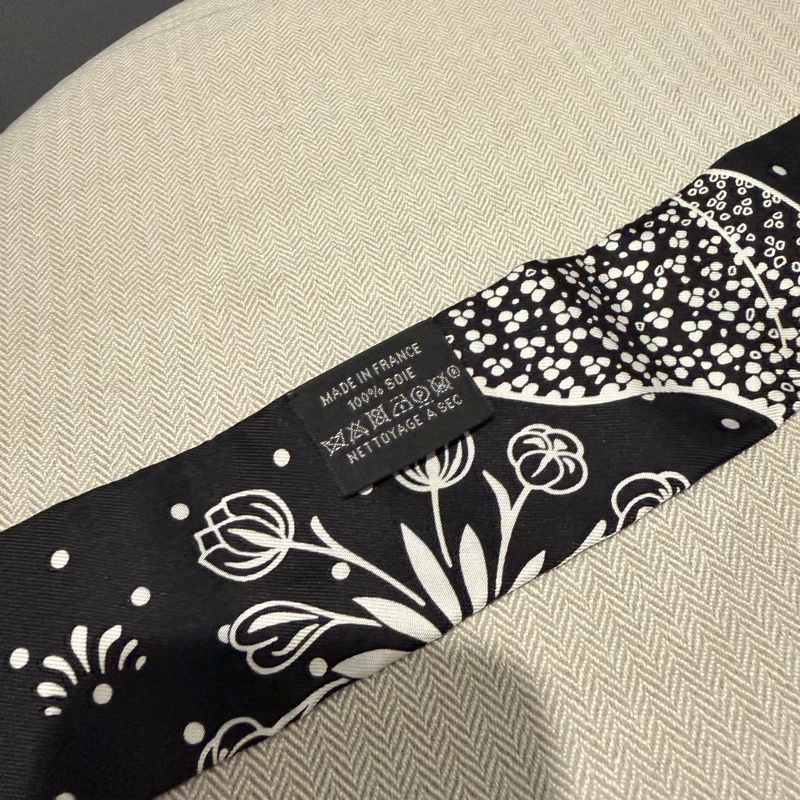 Hermes 愛馬仕 豹富 花豹成雙 Twilly 絲巾 黑白-7