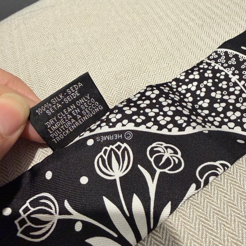 Hermes 愛馬仕 豹富 花豹成雙 Twilly 絲巾 黑白-8