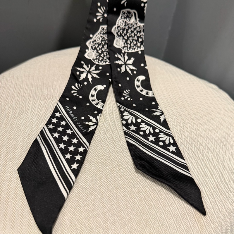 Hermes 愛馬仕 豹富 花豹成雙 Twilly 絲巾 黑白-10