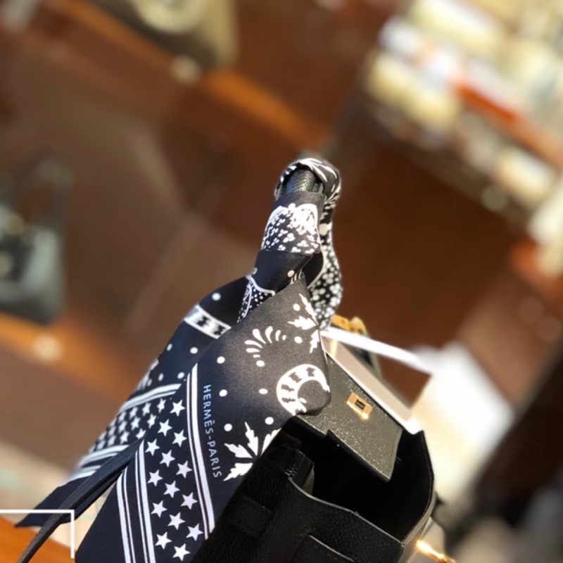 Hermes 愛馬仕 豹富 花豹成雙 Twilly 絲巾 黑白-15