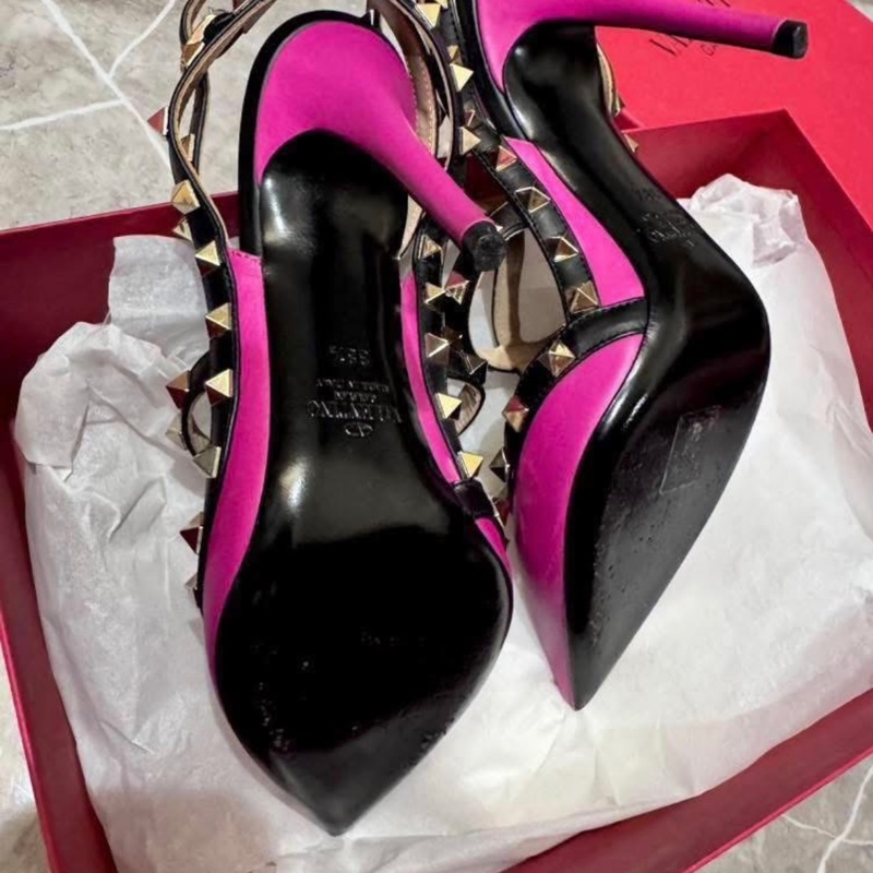 二手Valentino 38.5桃紅黑鉚釘涼鞋-1