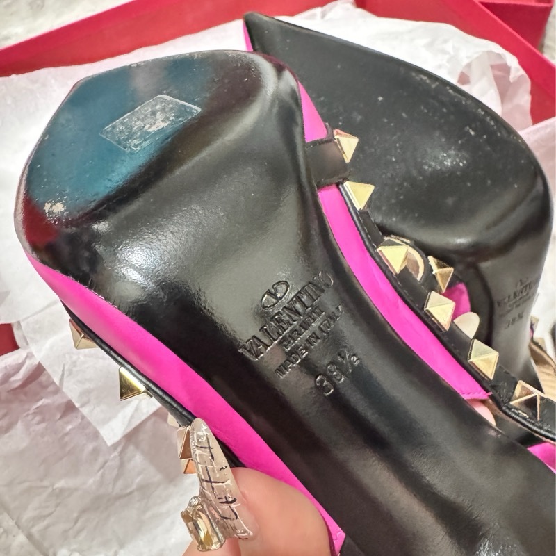 二手Valentino 38.5桃紅黑鉚釘涼鞋-10