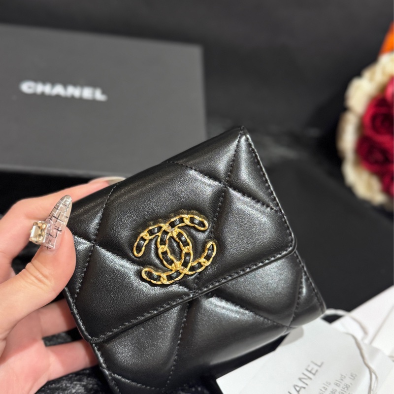 Chanel 19黑金三折短夾有零錢袋-1