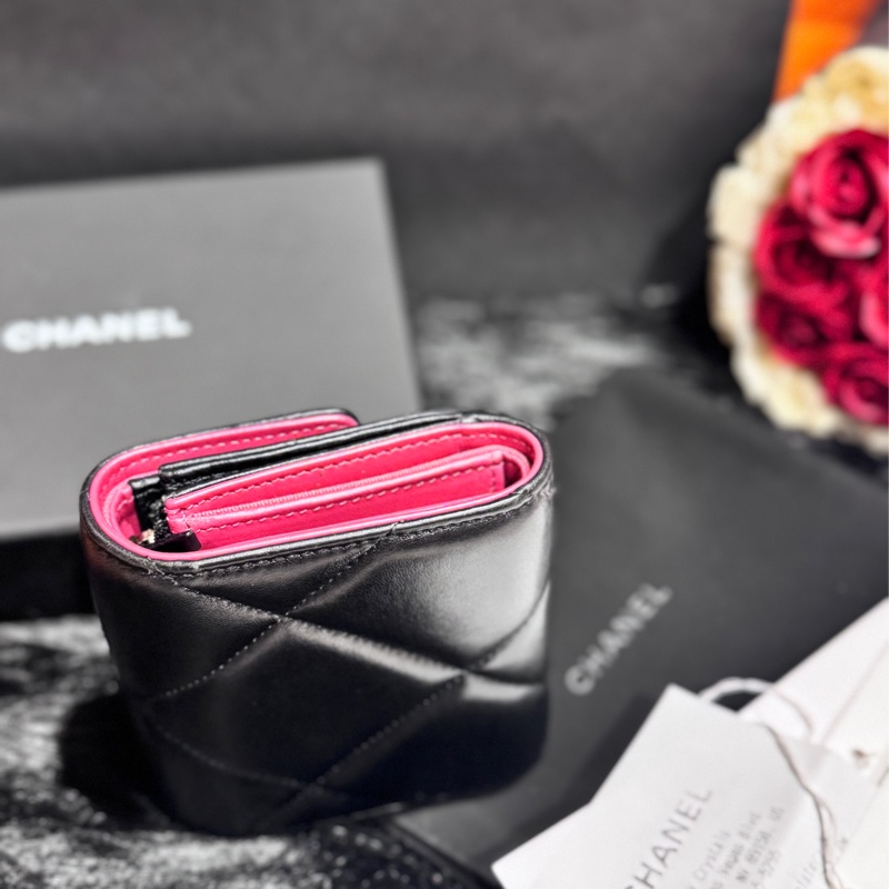 Chanel 19黑金三折短夾有零錢袋-11