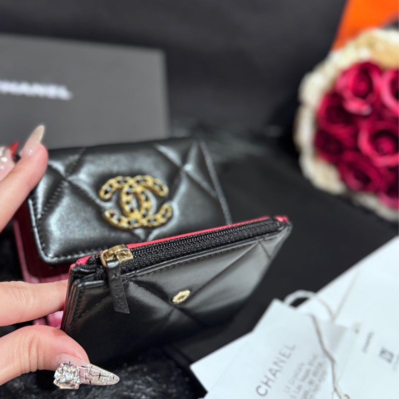 Chanel 19黑金三折短夾有零錢袋-16