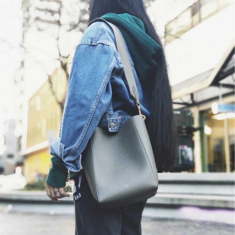 Celine 深藍色小號Sangle水桶包-8