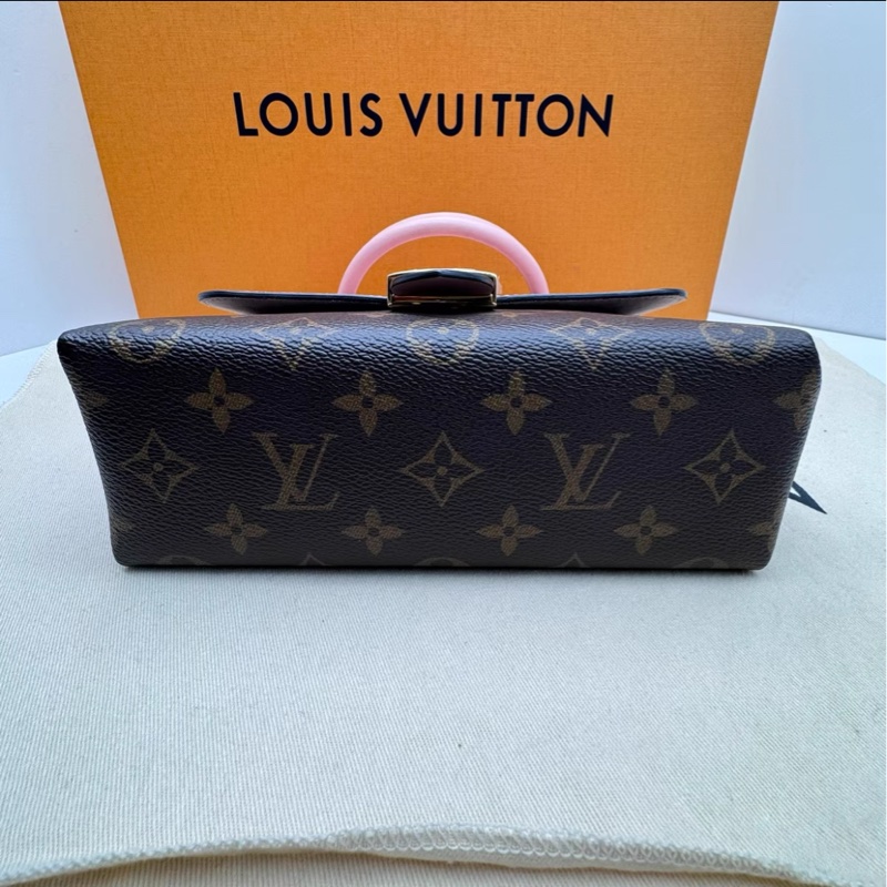 【97新 ✨ 全網最低價!】LV locky BB 老花鎖頭粉色斜挎手提包 少女心滿滿(下單前先詢問庫存❗️)-9