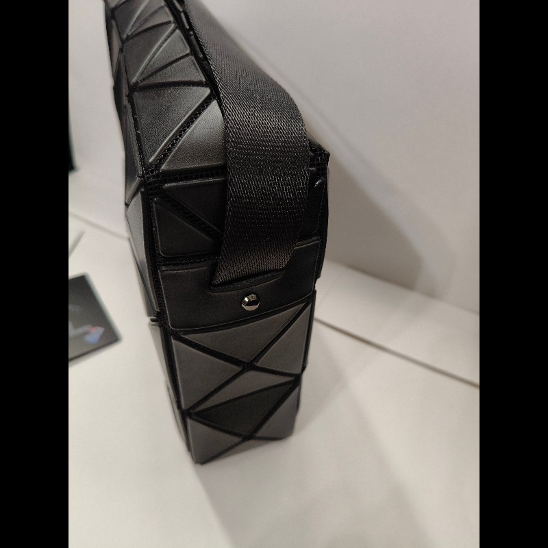 全新Issey miyake三宅一生Bao Bao cuboid 邱比特4×3大款立體斜背包-黑色-2