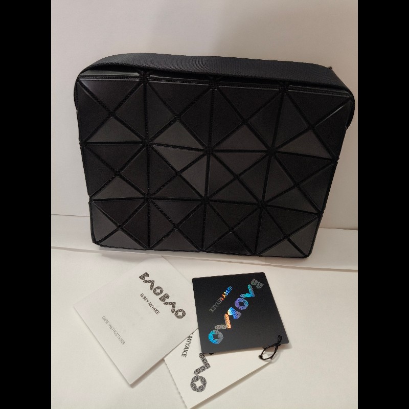 全新Issey miyake三宅一生Bao Bao cuboid 邱比特4×3大款立體斜背包-黑色-3