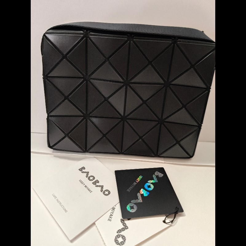 全新Issey miyake三宅一生Bao Bao cuboid 邱比特4×3大款立體斜背包-黑色-4