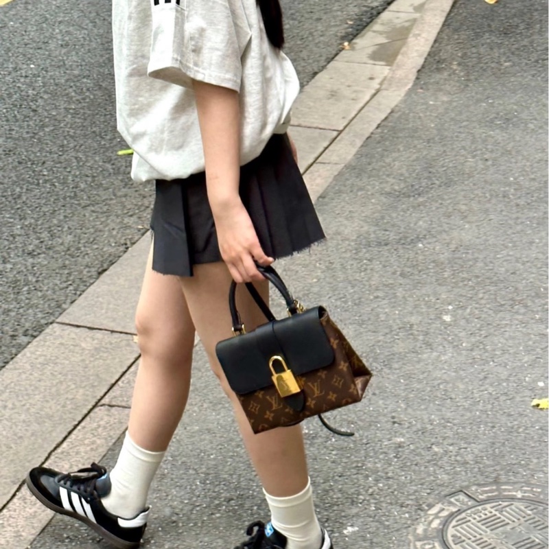 【97新 ✨ 全網最低價!】LV locky BB 老花鎖頭黑色斜挎手提包 少女心滿滿(下單前先詢問庫存❗️)-3