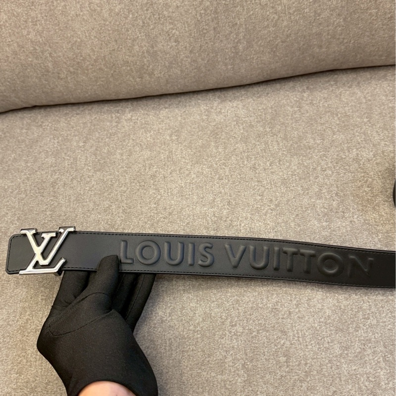 LV黑色字體銀扣皮帶-2