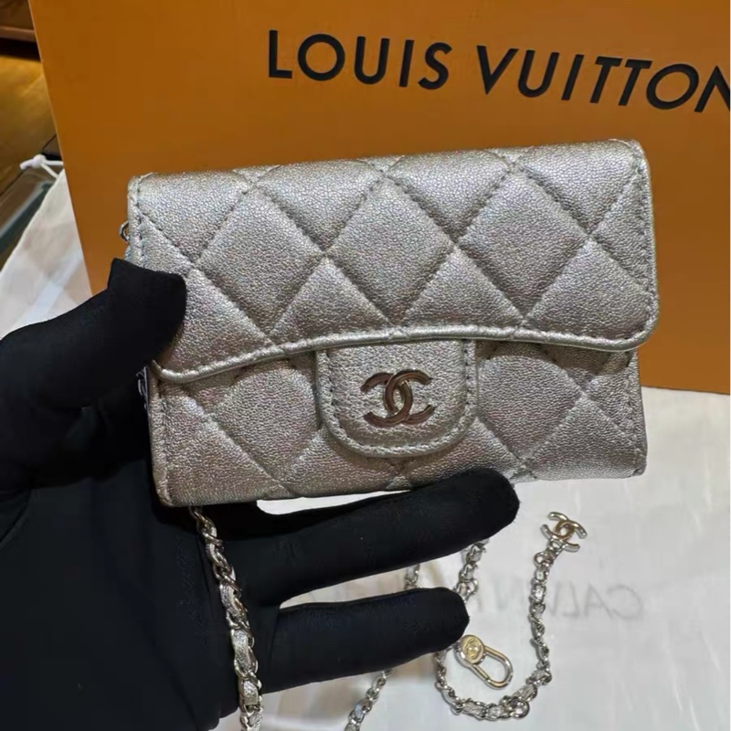 【98新 ✨ 全網最低價！】Chanel 21P CF 銀色鏈條菱格紋斜挎包 春夏穿搭必備（下單前先詢問庫存❗️）-4