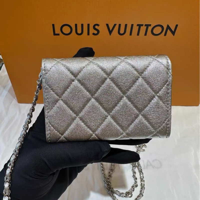 【98新 ✨ 全網最低價！】Chanel 21P CF 銀色鏈條菱格紋斜挎包 春夏穿搭必備（下單前先詢問庫存❗️）-5