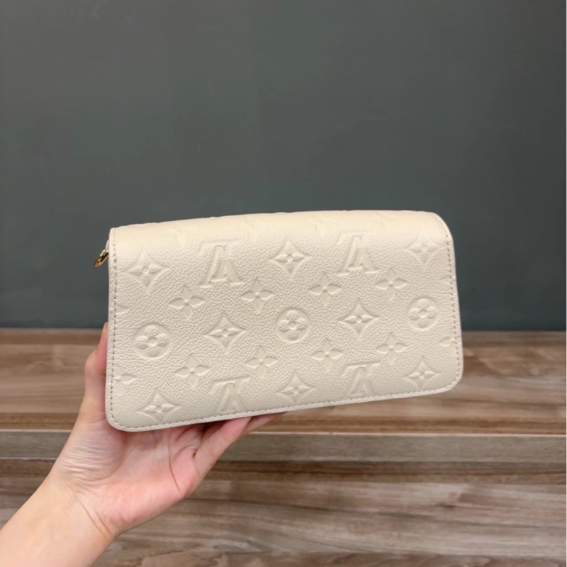 【99新 ✨ 全網最低價!】LV Monogram 白雪公主 幾乎全新荔枝皮郵差包 不易磨損掛花Chanel CF最強平替(下單前先詢問庫存❗️)-6