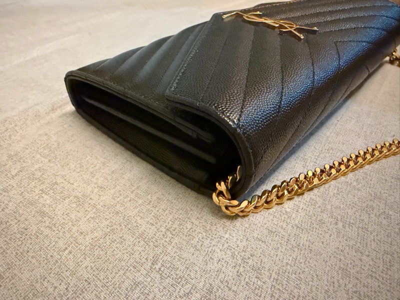 YSL黑金荔枝牛斜背信封包woc經典粒面皮革鏈條錢包-2