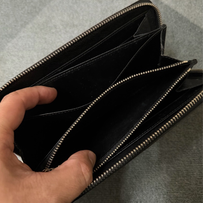 Lv水波紋拉鍊長夾（M60072）-6