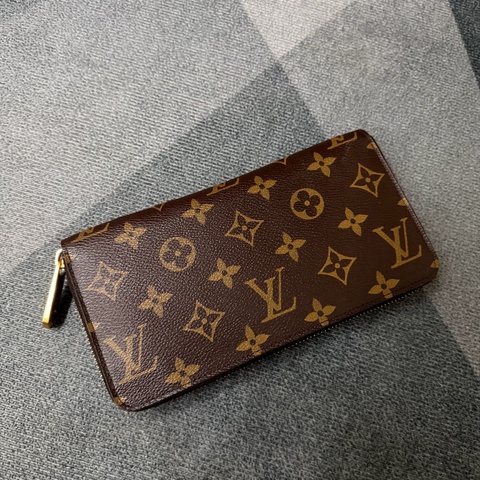 Lv老花拉鍊長夾 (M60017)
