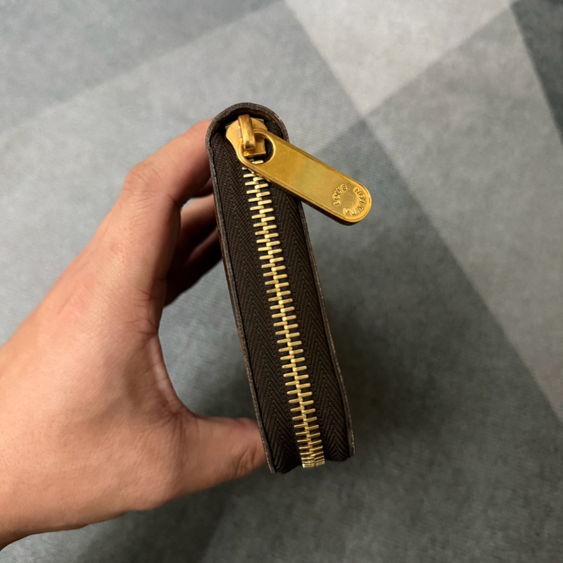 Lv老花拉鍊長夾 (M60017)-2