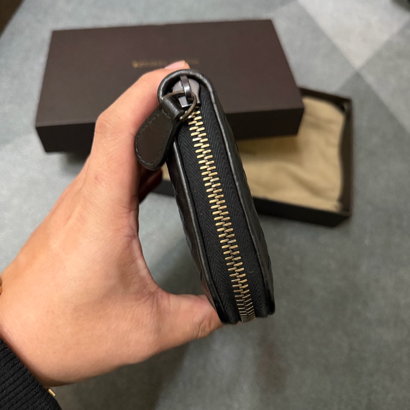 Bv經典黑色編織拉鍊長夾-2