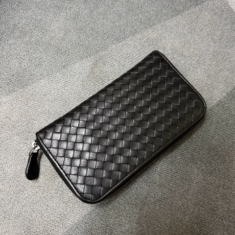 Bv經典黑色編織拉鍊長夾