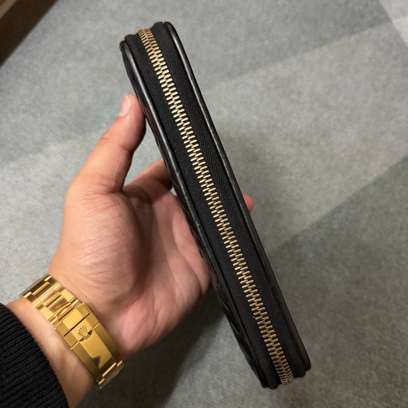 Bv經典黑色編織拉鍊長夾-3