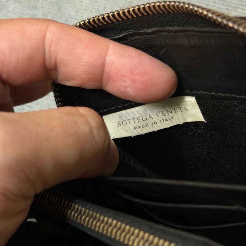 Bv經典黑色編織拉鍊長夾-8